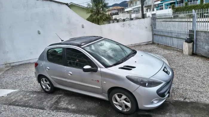 Peugeot 207 Quiksilver 1.4 Flex 8V 5P 2010