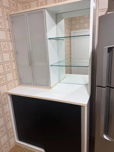 Armário de cozinha MDF cristaleira de vidro e espelho