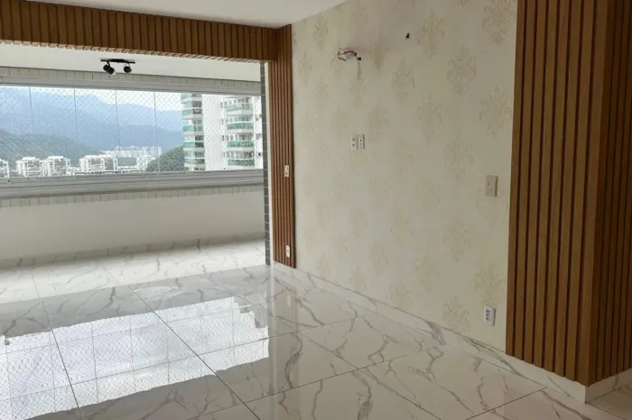 Pedra de Itauna, 4 quartos (3 mais dependência completa), Porcelanato e varandão