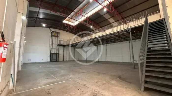 LOCAÇÃO - Galpão Comercial no bairro Vila Carvalho codigo: 268678
