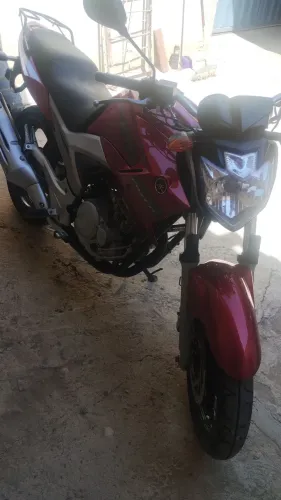 Moto está à venda