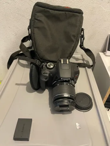 Canon Rebel T7 + lente 18 - 55