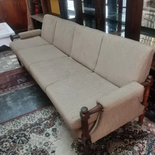Sofá para quatro lugares