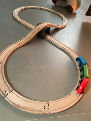 ferrovia de brinquedo de madeira (IKEA)