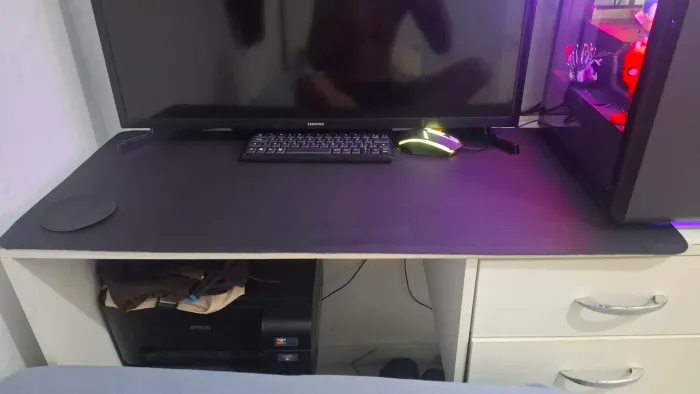Vendo mousepad grande de couro com porta copo de brinde