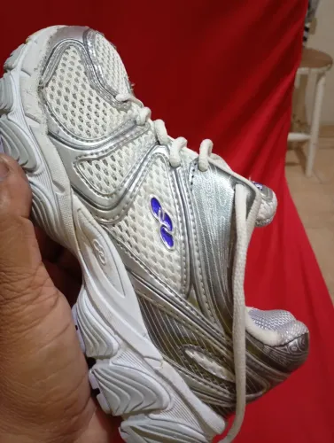 Tênis esportivo 