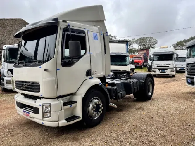 Volvo VM 310 4x2 Cavalo Mecânico Ano 2011