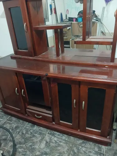 Vendo este rock de madeira completo . Móvel de qualidade. Retirada por conta da pessoa .