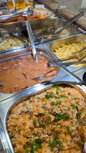 Restaurante no Centro contrata Aux de Cozinha