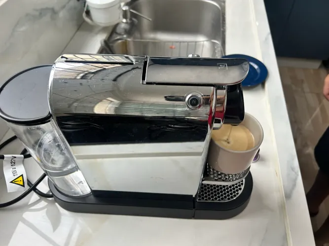 Cafeteira Nespresso Citiz Cromada 127V
