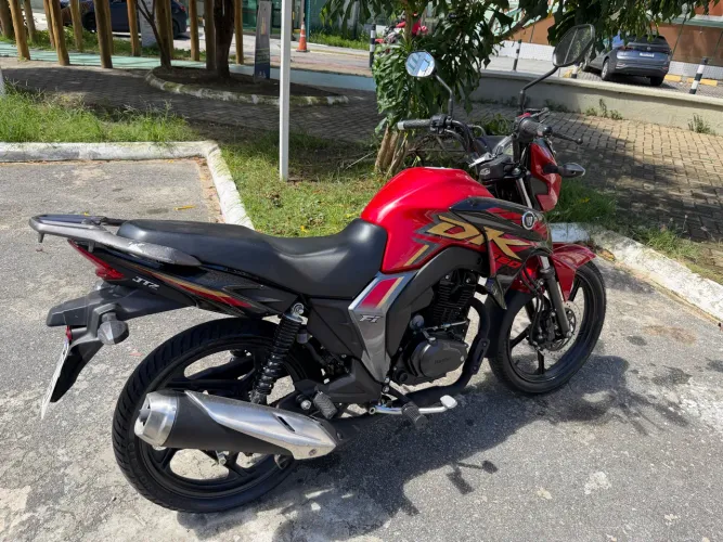 Moto DK 160 bem conservada