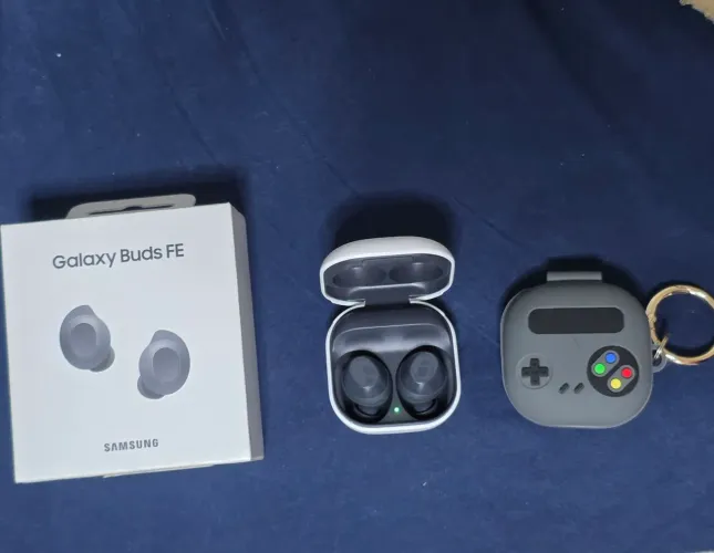 Fone Buds Fe com case