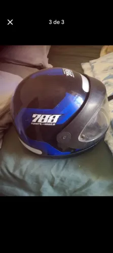 Vende-se um capacete de 75 reais