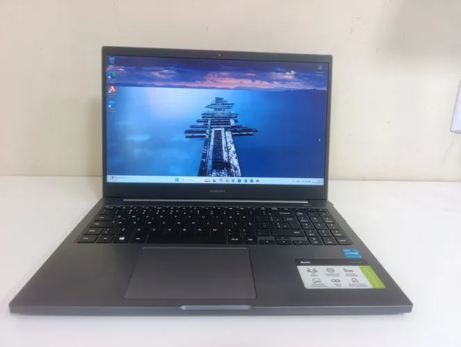 Notebook Samsung - 3 meses de garantia (18x no cartão de crédito)