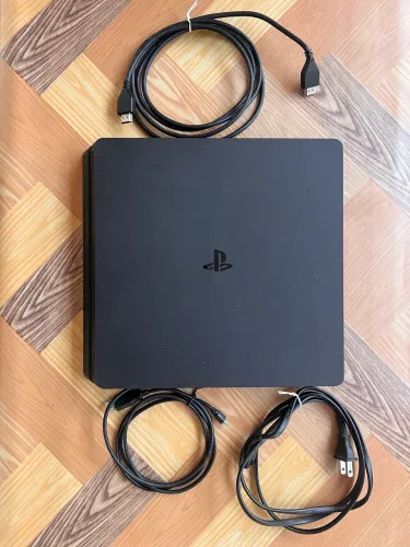 Vendo PS4 com caixa - único dono, com 8 jogos