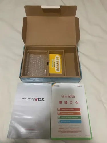 Caixa Nintendo 3DS com manuais Vazia