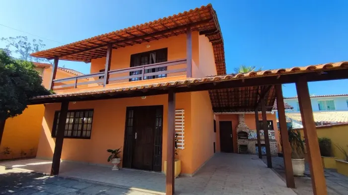 Casa para venda tem 251 metros quadrados com 3 quartos