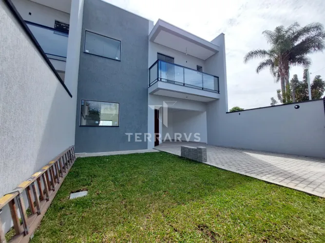 Sobrado de 130 m2 com 3 quartos sendo 1 suíte no centro de Pinhais próximo ao colégio adve