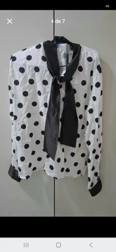 Lote de roupas masculinas e femininas