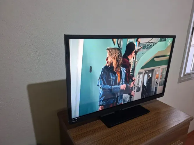 Tv Semp Toshiba 32 polegadas Led com controle