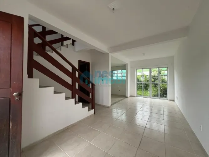 Sobrado com 3 dormitórios, 111m², Pedra Branca, Palhoça, SC