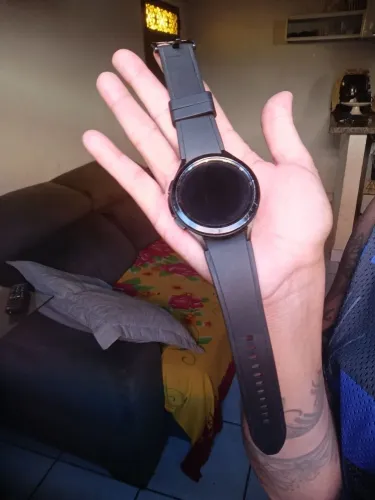Relógio maravilhoso, super recomendo, vendo com urgência, carregador estragou.