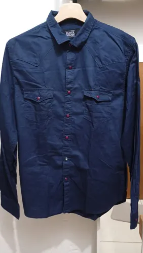 Camisa social modelo slim fit azul marinho C&A. (Tamanho M) LEIA O ANÚNCIO.