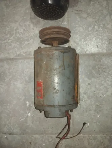 Motor elétrico de indução trifásico 