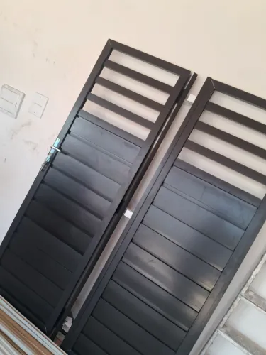Tudo em vidro e alumínio 