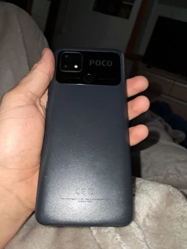Celular poco C40