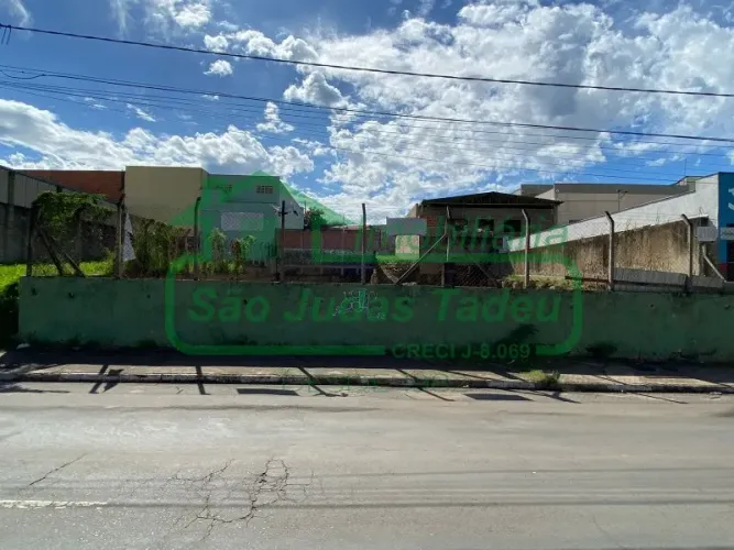Comerciais - AV. CRISTÓVÃO COLOMBO