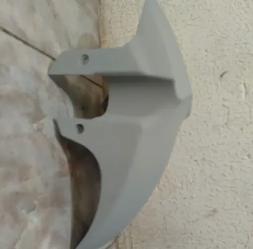 Paralama dianteiro NH 300 em fibra.