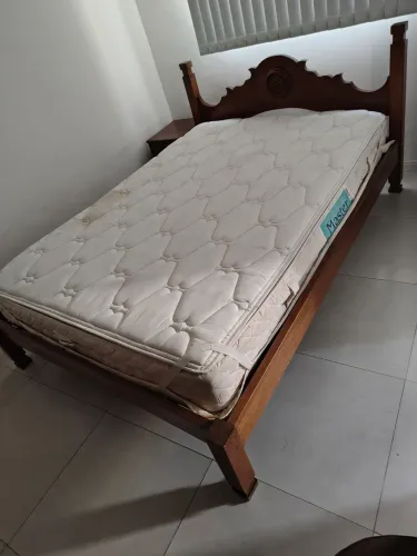 Cama de Casal de Madeira Maciça + Colchão Master Ortobom
