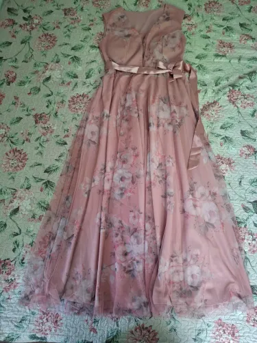 Vendo Vestido para festas semino,ótimo estado. 300,00