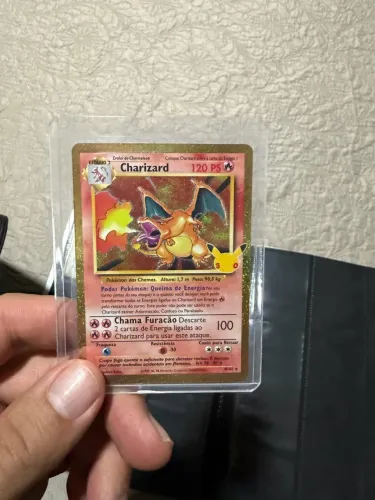 Charizard vintage celebrações 30 anos