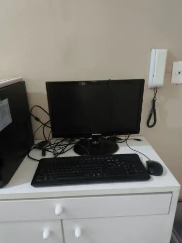 Computador com mesa 