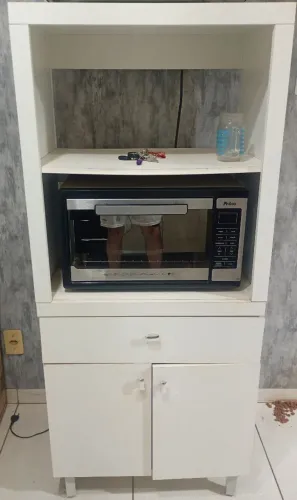 Vendo Armário Torre quente (para microondas e forno) sem o forno
