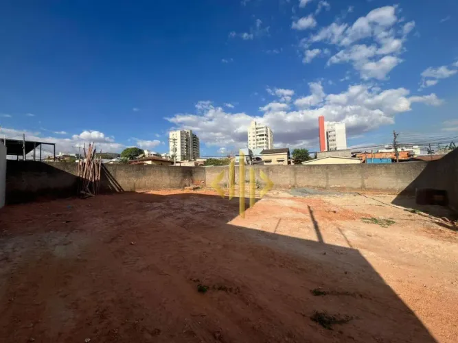 2 lotes a venda no Bairro Virgínia Corrêa