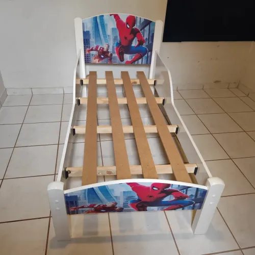 Cama infantil do Homen Aranha