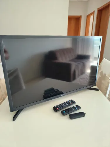 Smart TV 32" Samsung + Fire TV Stick 4k