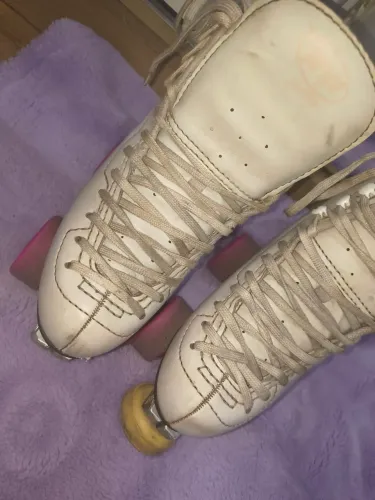 R$ 500, Patins Rye número 34