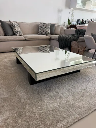 Mesa de centro espelhada 
