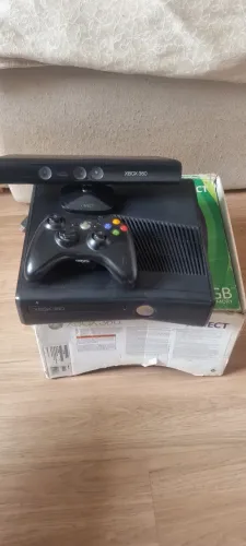 Xbox 360 Desbloqueado RGH 3.0 e LT, com 41 jogos, kinect e loja.