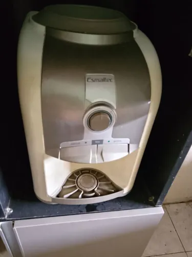 Gelagua de mesa