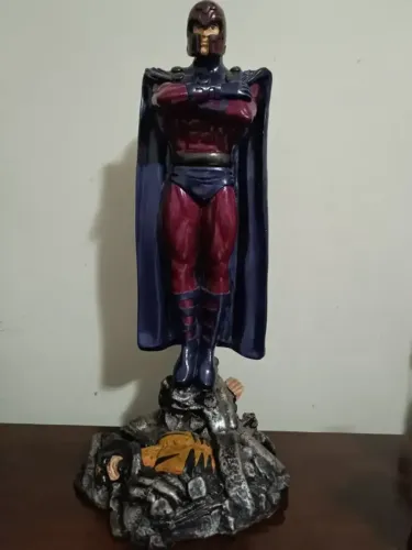 Boneco Do Magneto