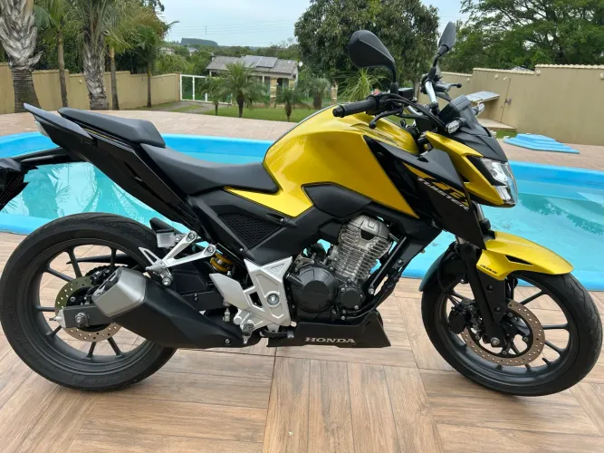 CB 300F