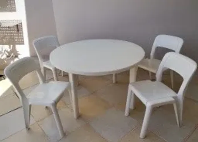 Conjunto Mesa com 4 cadeiras Marfinite