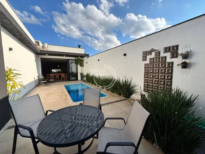 Casa Térrea - Cond. Bounganville - Zona Leste - 3 suítes com closet - Piscina - Gourmet
