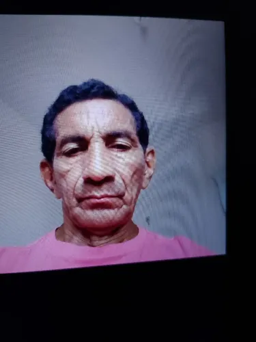 Sou pintor profissional trabalho na área de pintura predial com pintura de casas colégios 