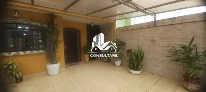 Sobrado de Alto Padrão com 3 Suítes, Piscina e Churrasqueira no Boqueirão  Santos/SP